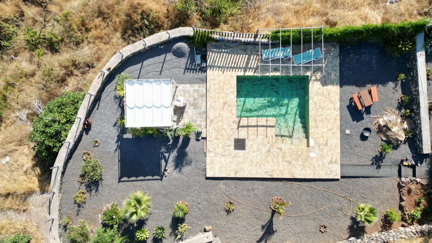 Pool und Anlage der Finca P86 aus der Vogelperspektive