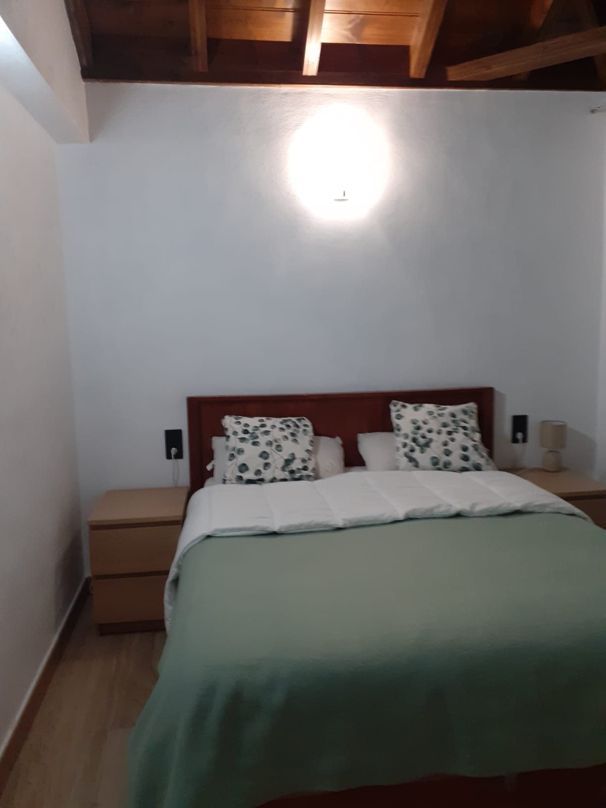 Schlafzimmer 1