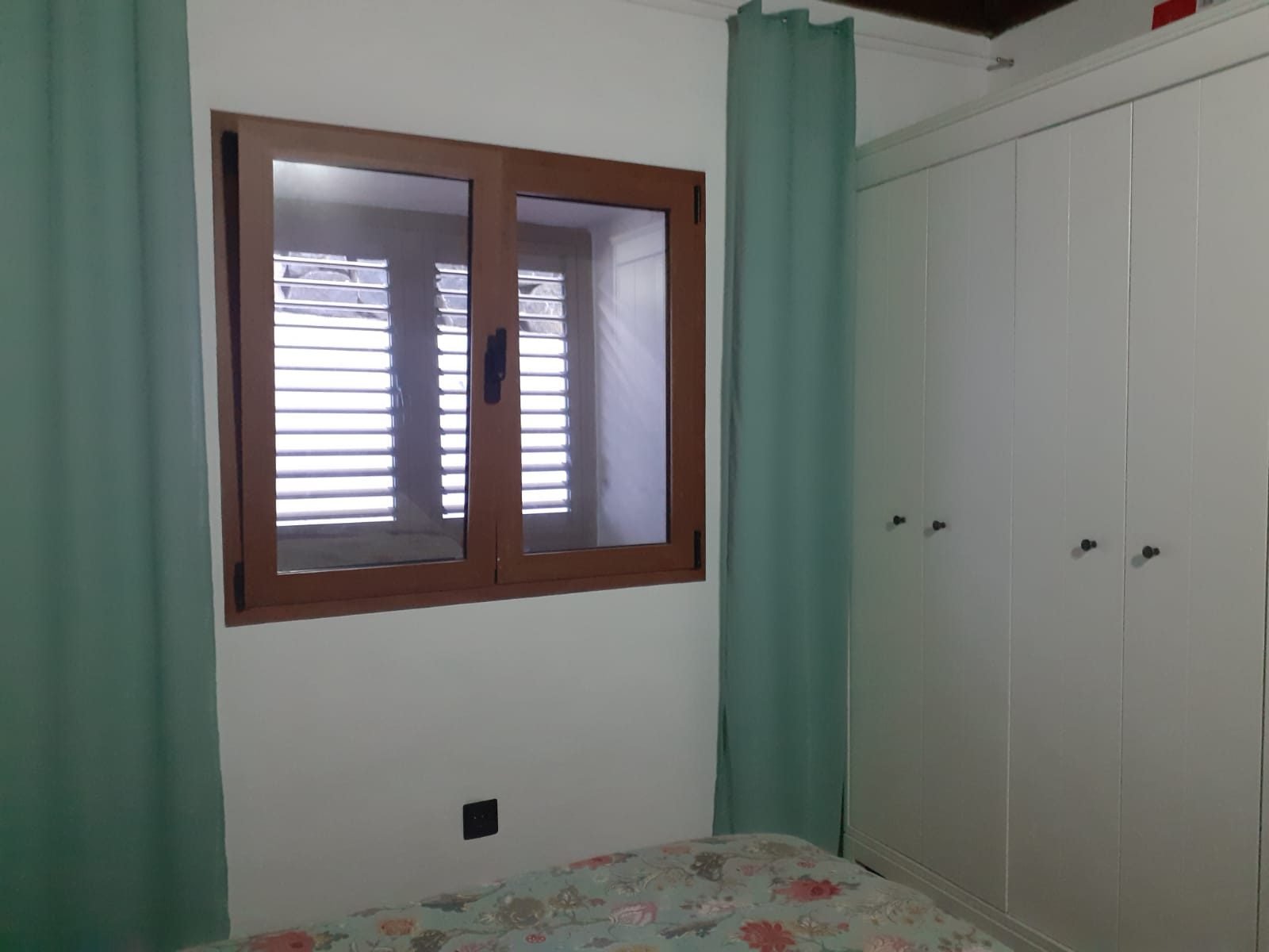 Schlafzimmer 1 aus einem weiteren Blickwinkel