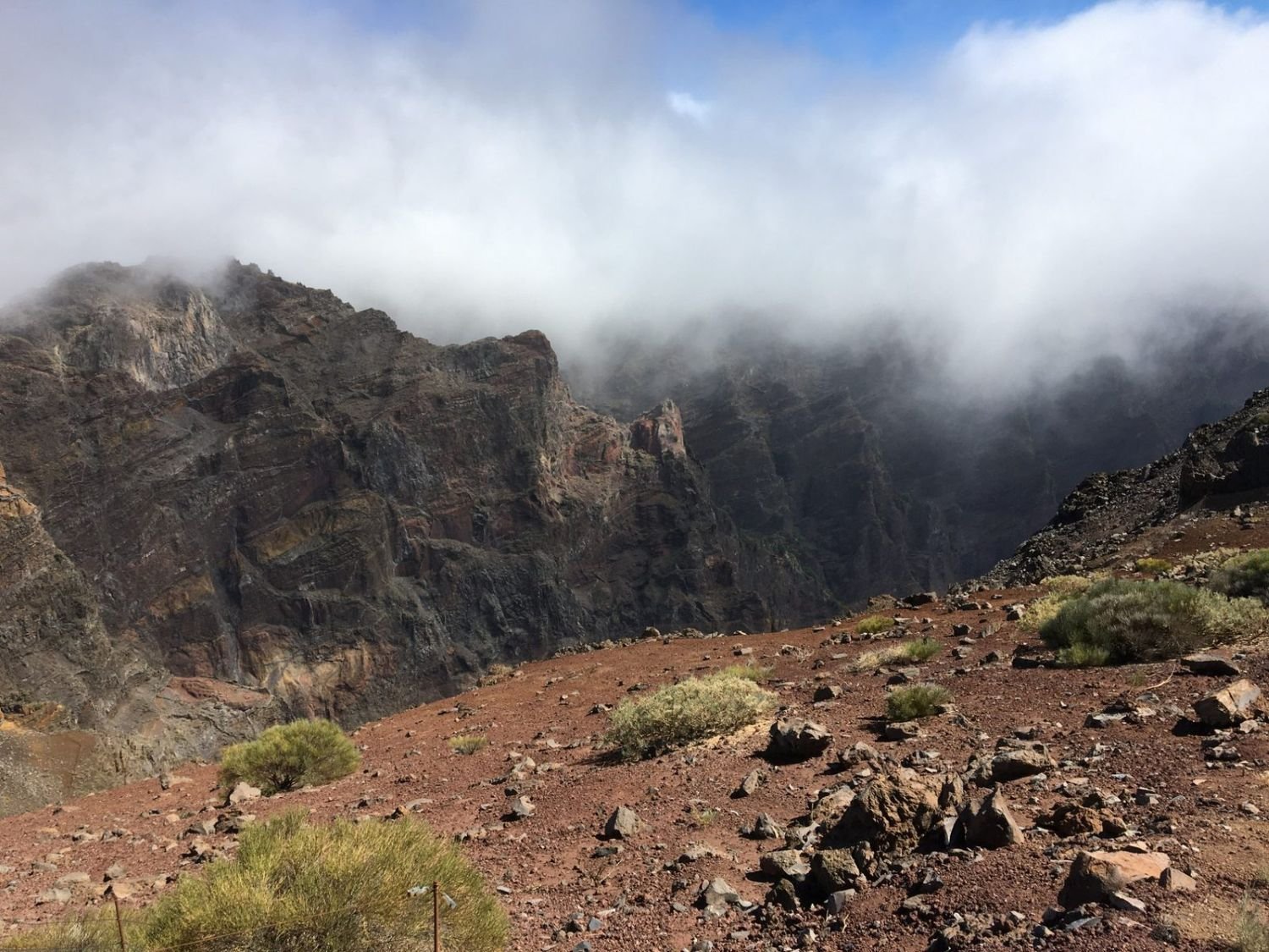 Schroffe Vulkanlandschaft der Caldera de Taburiente